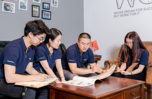discussion between workers